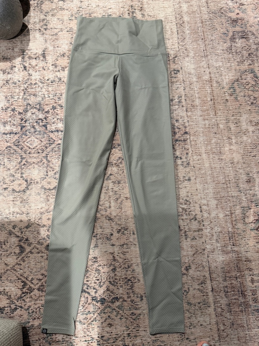 Onzie Sage Green Women’s High-Waist Yoga Leggings